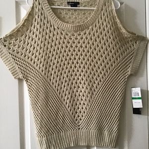 Lightweight pullover